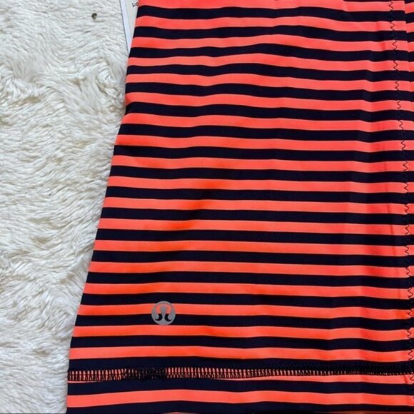 032 - LULULEMON Free to be Tank Size 2 - Picture 6 of 6